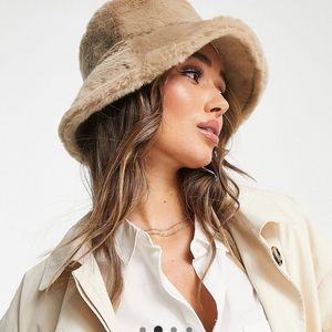 Furry bucket hat